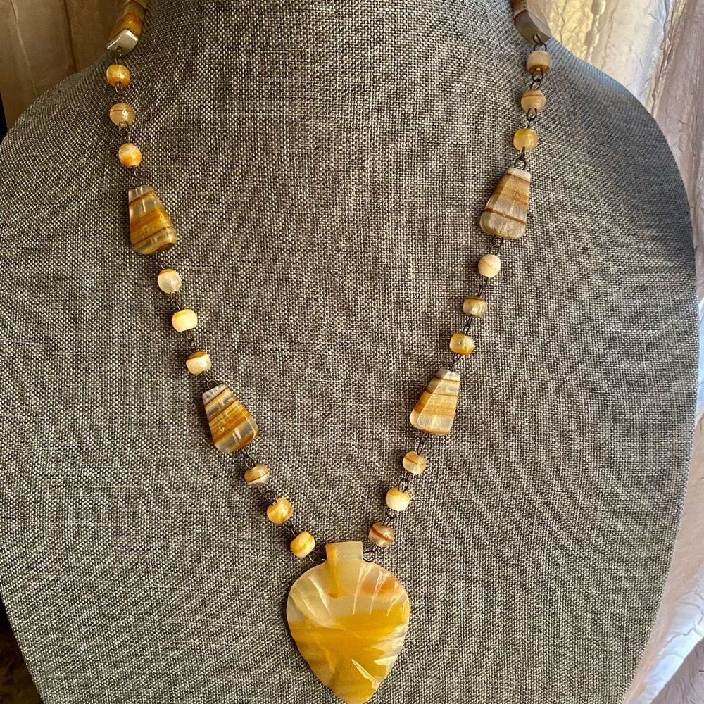 VINTAGE yellow jade Peruvian necklace